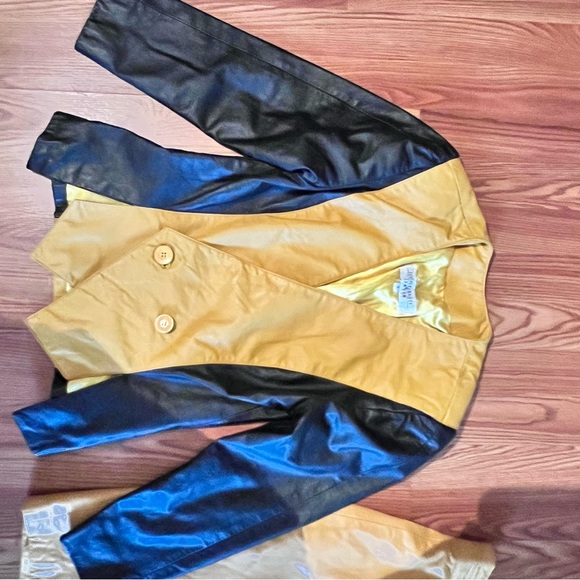 Vintage Leather skirt/jacket set - Picture 2 of 10